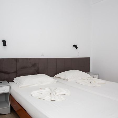 Sea Breeze 2 Apartments 마스티차리 외부 사진