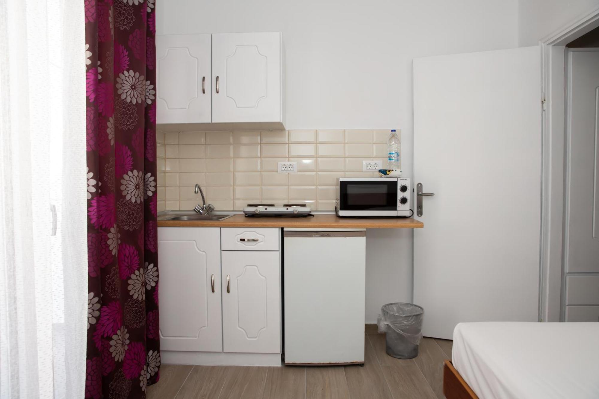 Sea Breeze 2 Apartments 마스티차리 외부 사진